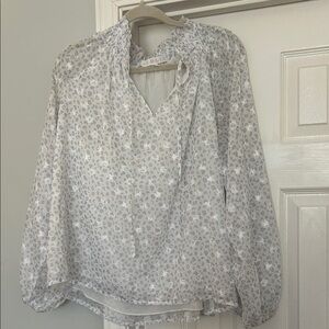 Karlie White and Gray Patterned Blouse
